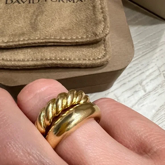 David Yurman Twisted and Smooth Gold Rings - Picture 4 of 8